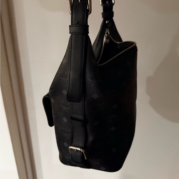 MCM Black Leather Shoulder Bag - Picture 4 of 7